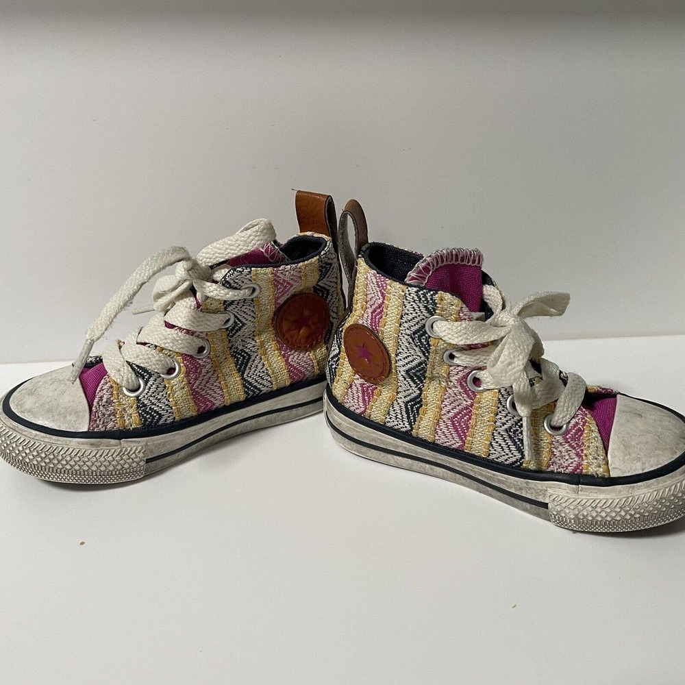 Converse Chuck Taylor All Star Baby High Top size 5 pink multi colored fabric
